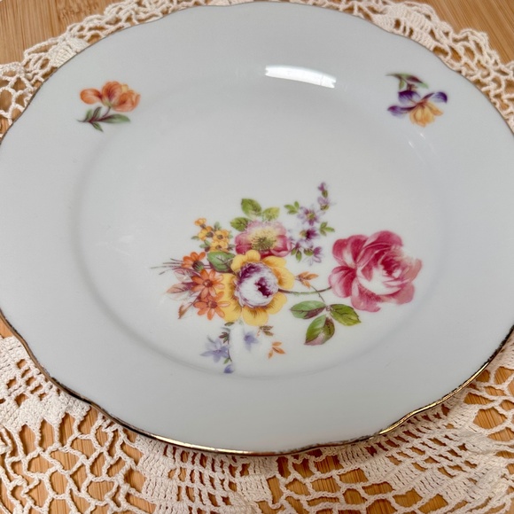 Vintage Kahla Floral Saucer Plate | GDR East Germany | Scalloped Gold Rim - Picture 1 of 5